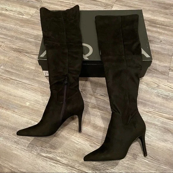 Aqua Women's Black Suede Lola Knee High Pointed Toe Side Zip High-Heel Boots NWT - Picture 3 of 4